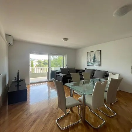 Apartman Nada Apartment *